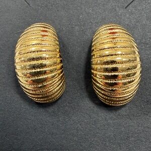 Vintage Monet Pierced Earrings Gold Tone Ribbed Oval Hoop Stamped